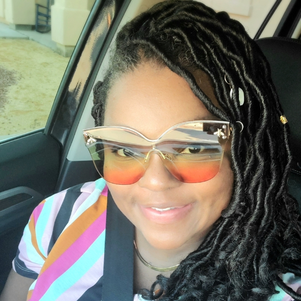 Meet your Posher, Stephaine